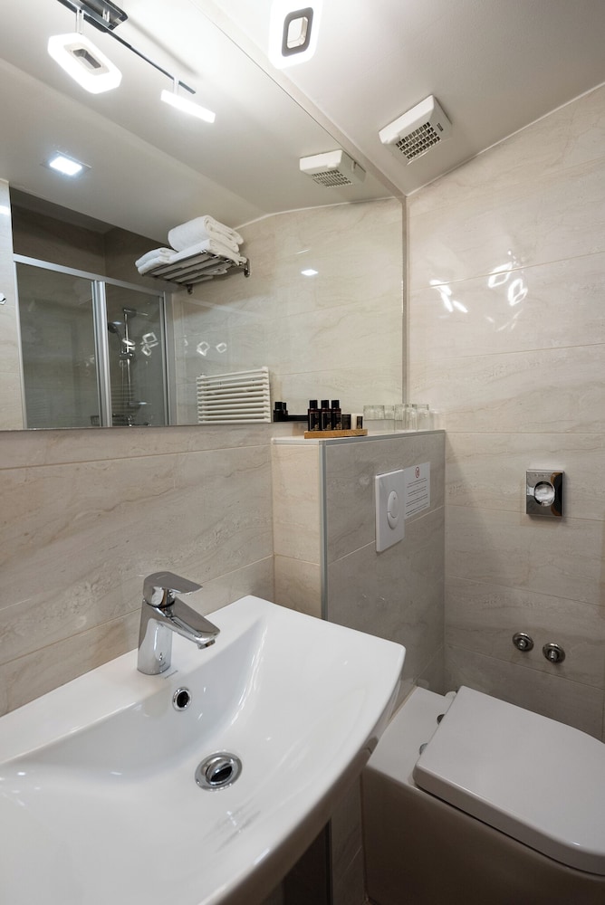 Hotel Evropa Celje 43/45