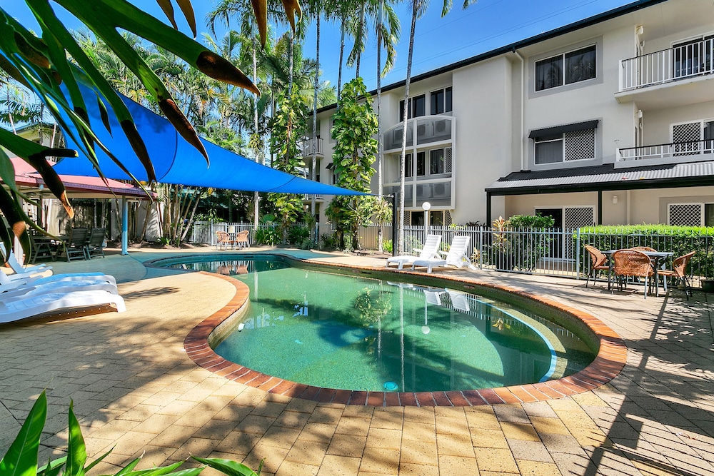 Cairns Reef Apartments Motel 67/71