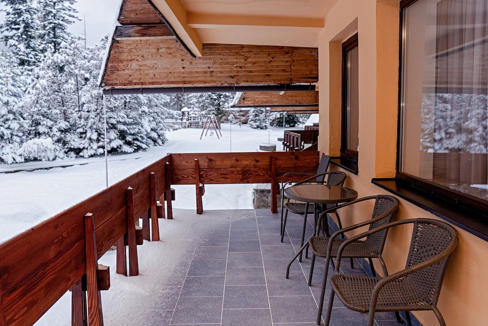 Pensjonat Bialy Potok-Polskie Tatry S.A. 37/50