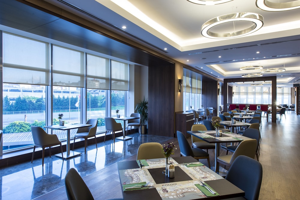 Ramada Encore By Wyndham Bayrampasa 32/40