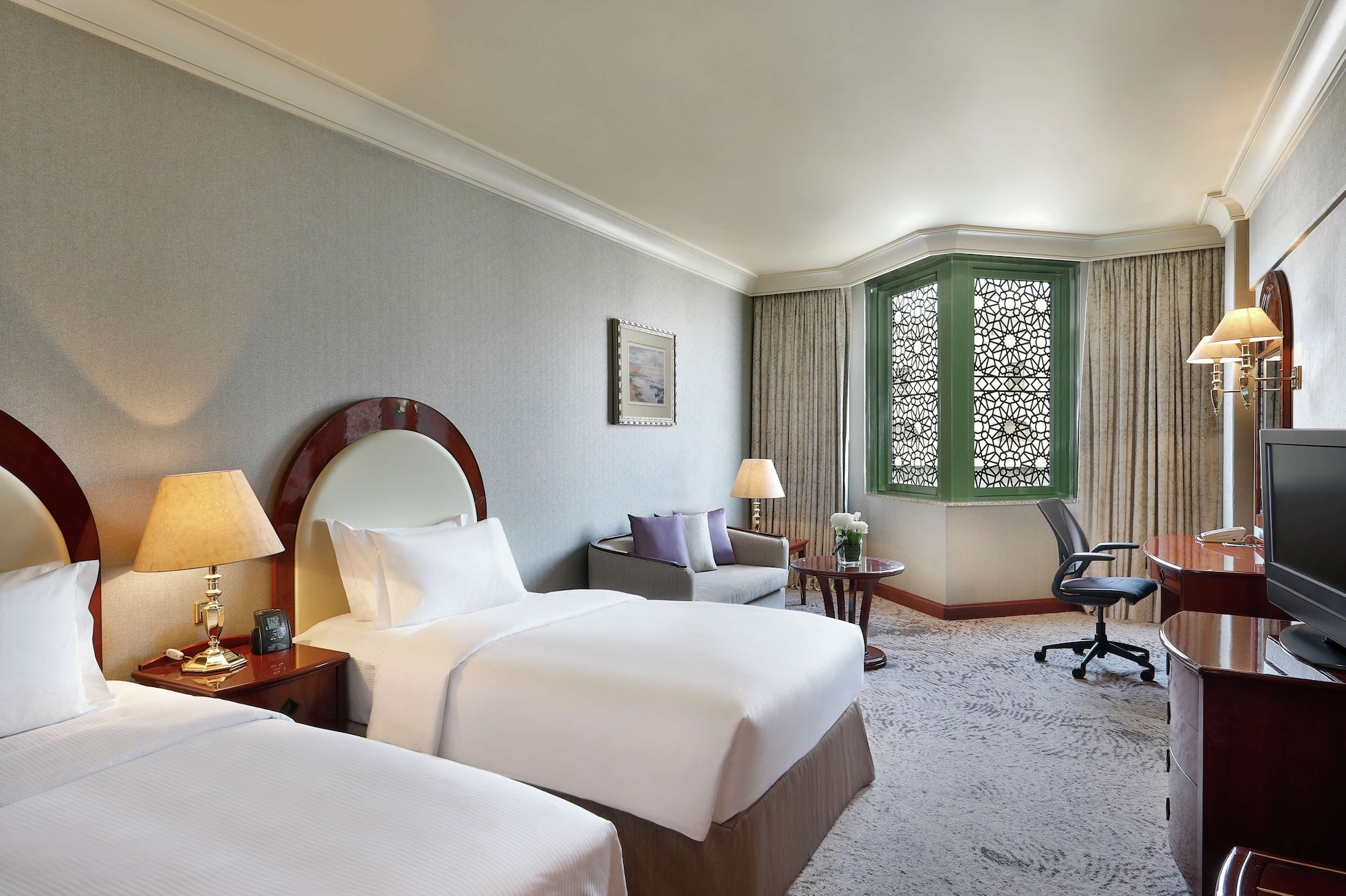 Plus, Deluxe, Twin Beds