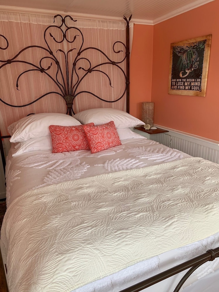 The Newport Belle 17/50