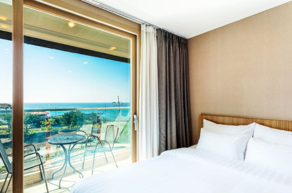 Rich Hotel 13/50