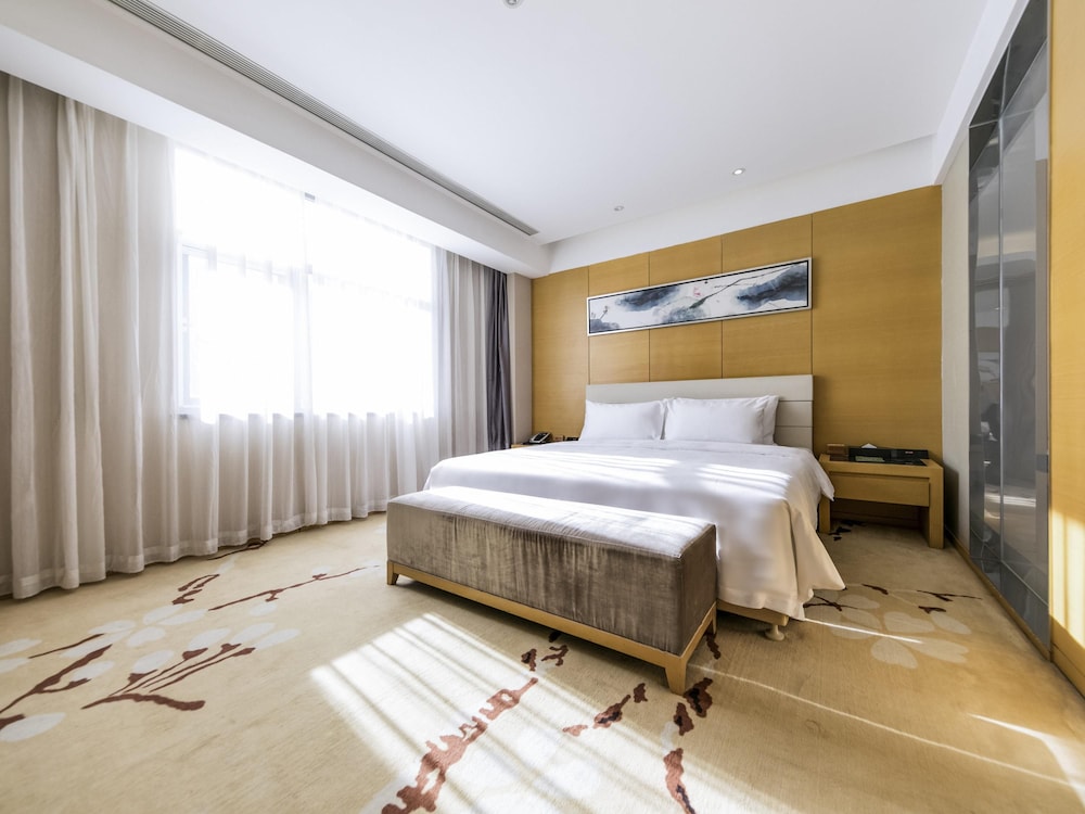 Mercure Beijing Chang An West 8/48