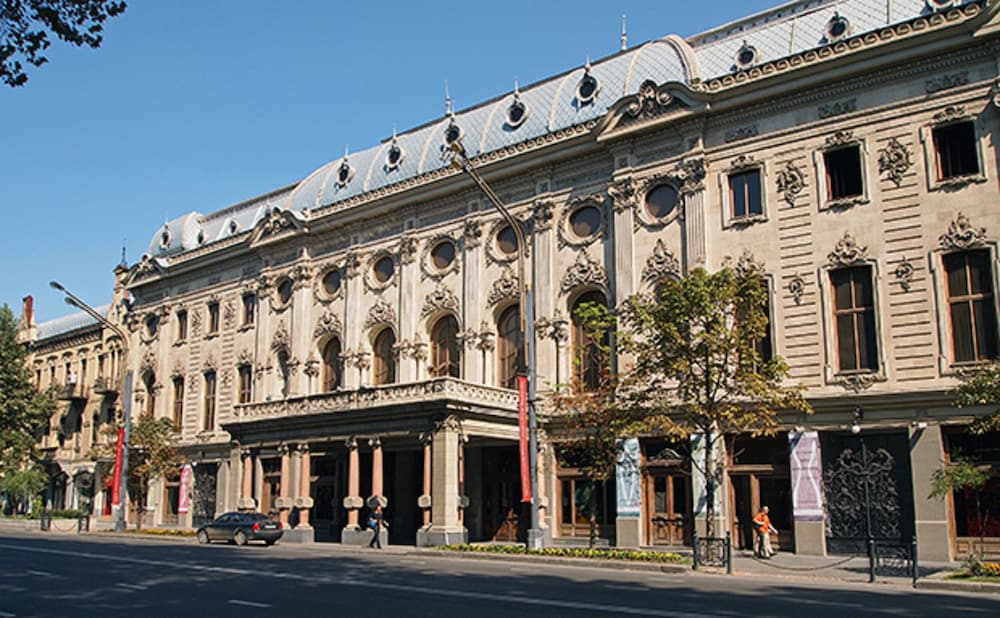Qeroli Hotel 2/50