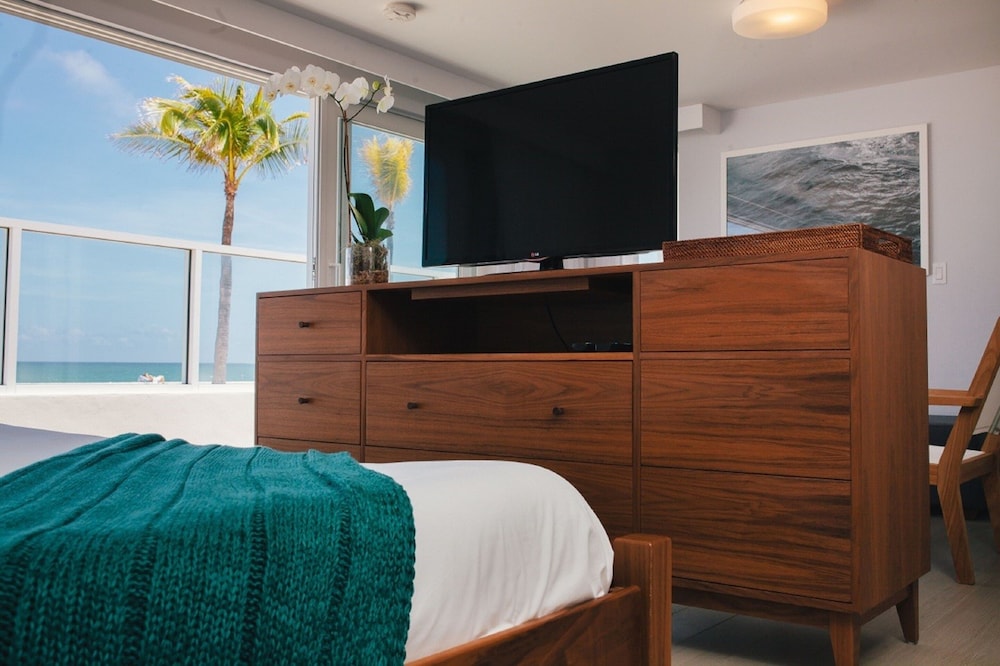Tides Inn Hotel 14/39