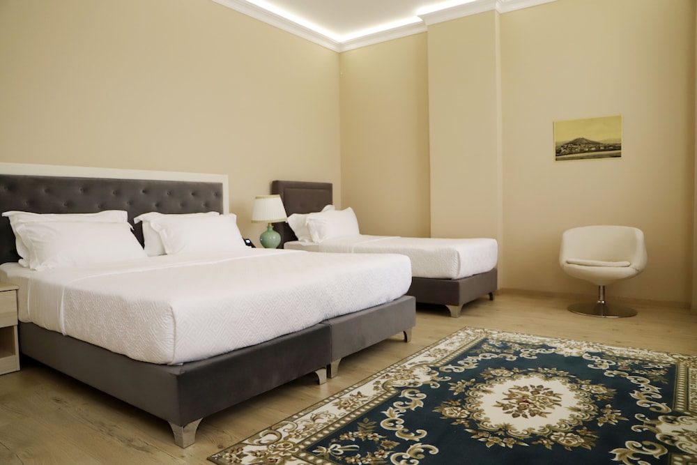 Hotel Colombo Berat 17/50