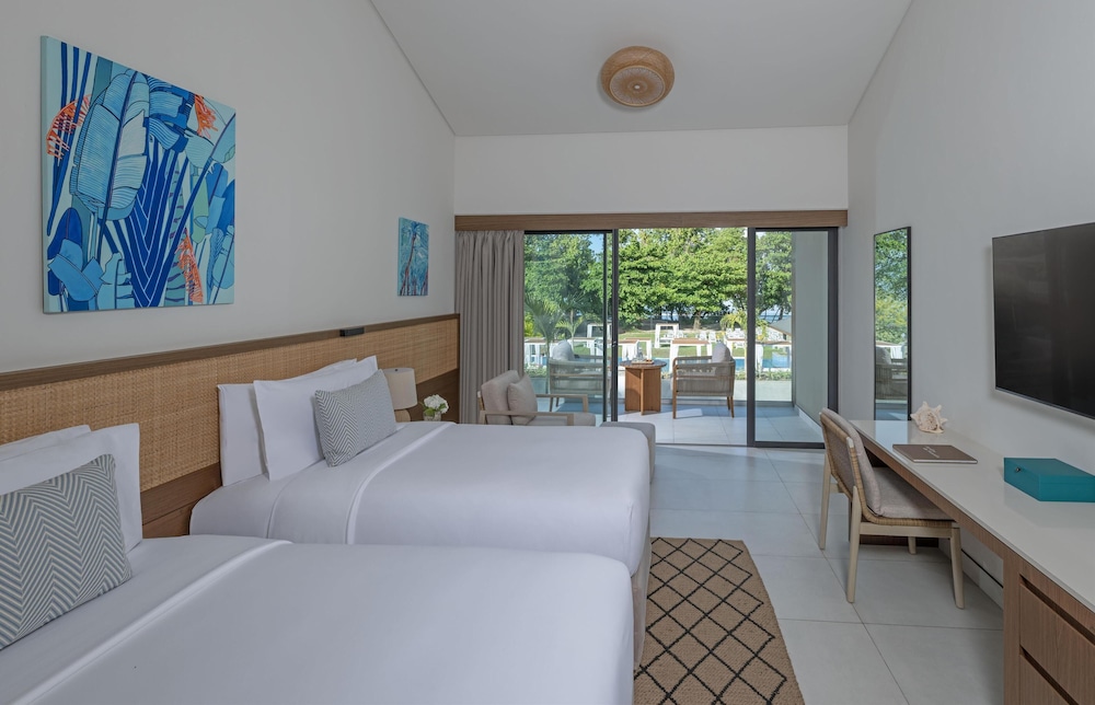 Premium Lagoon View Balcony Room