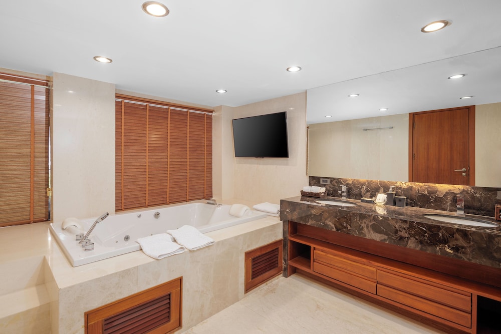 Koi Signature Villa 56/67