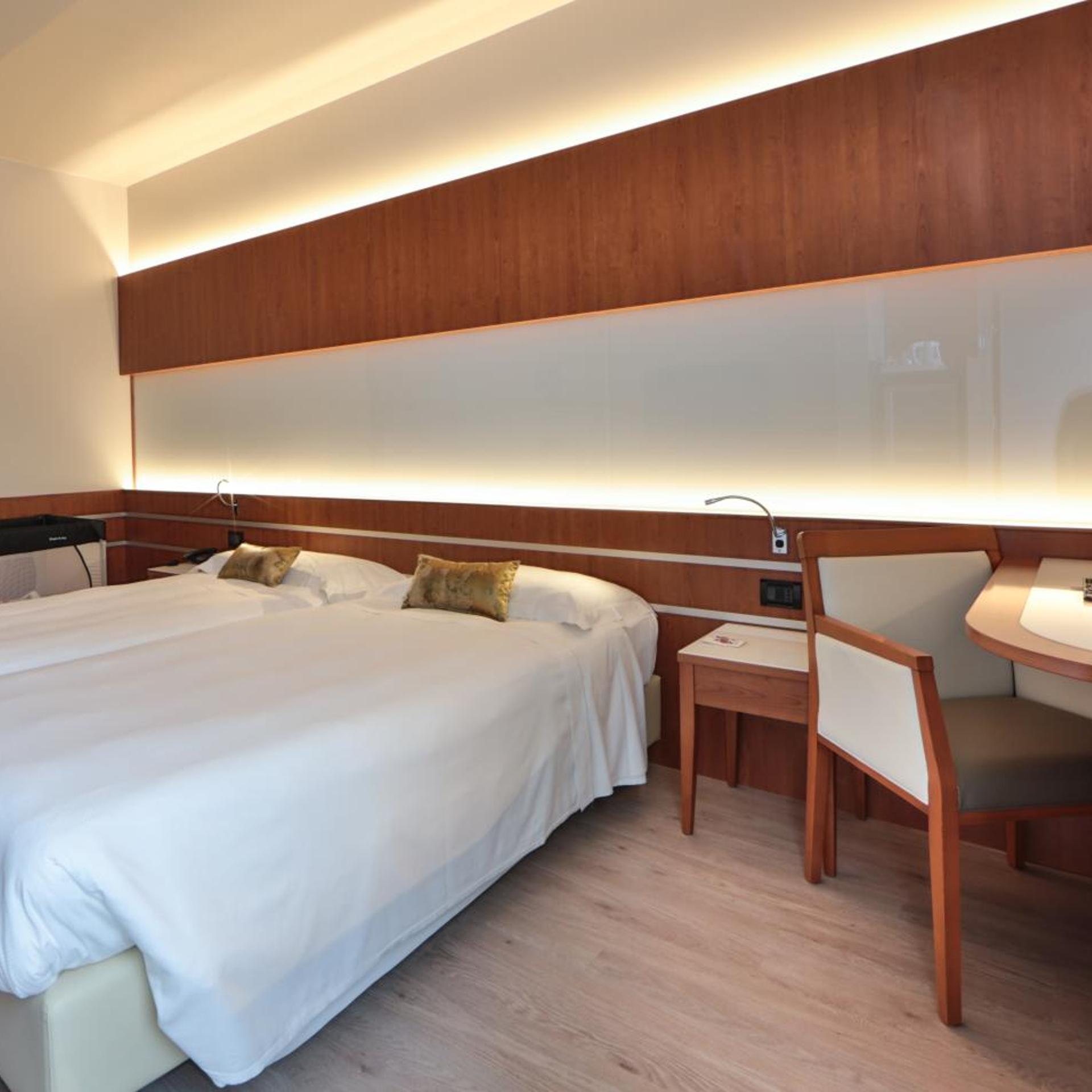 غرفة كومفورت ثلاثية بسرير فردي، Best Western Hotel Madison 3/8