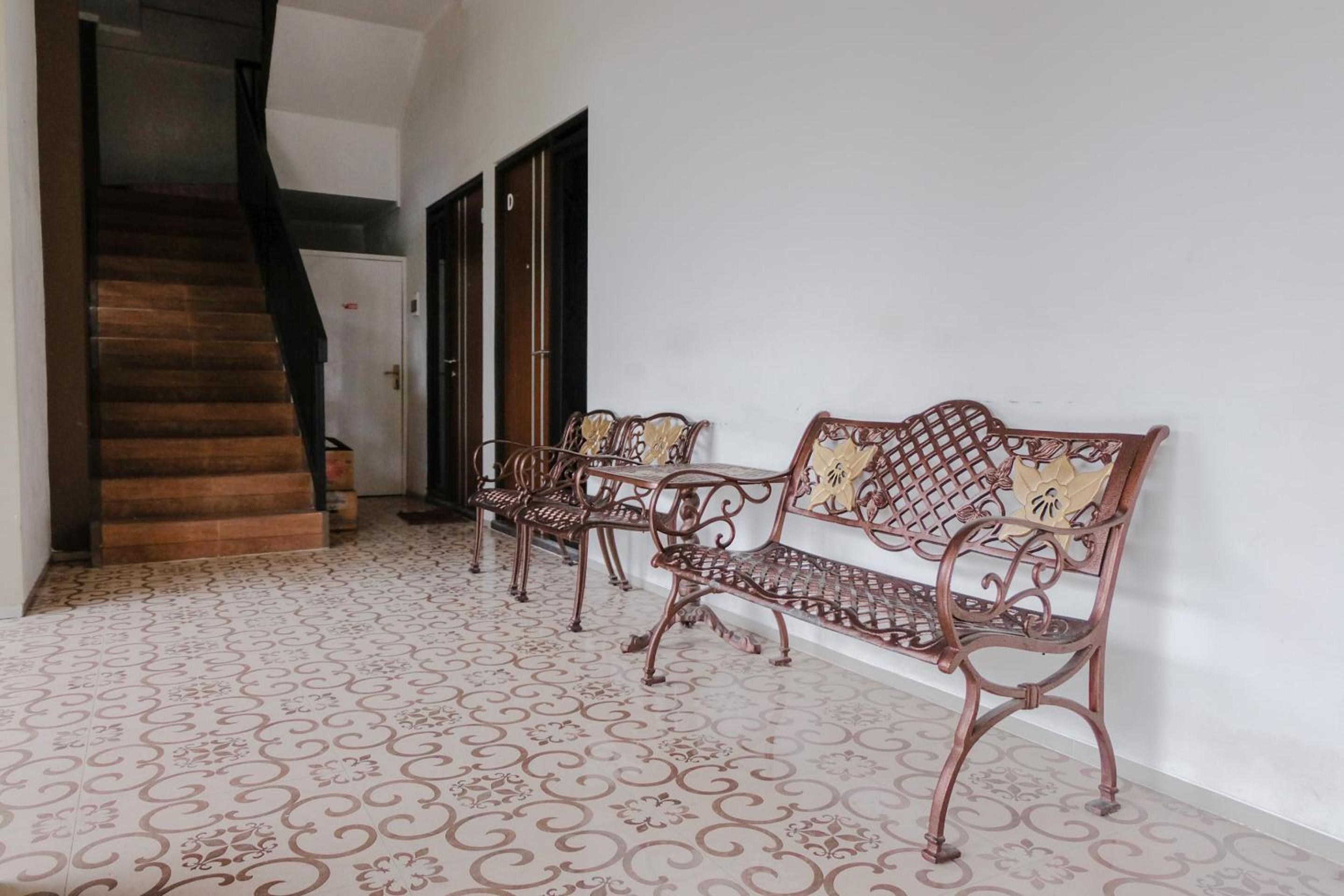OYO 1038 Embun Pagi Syariah Residence 44/50