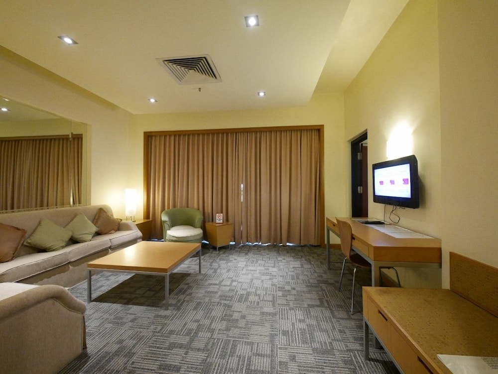 Premier Hotel 16/28