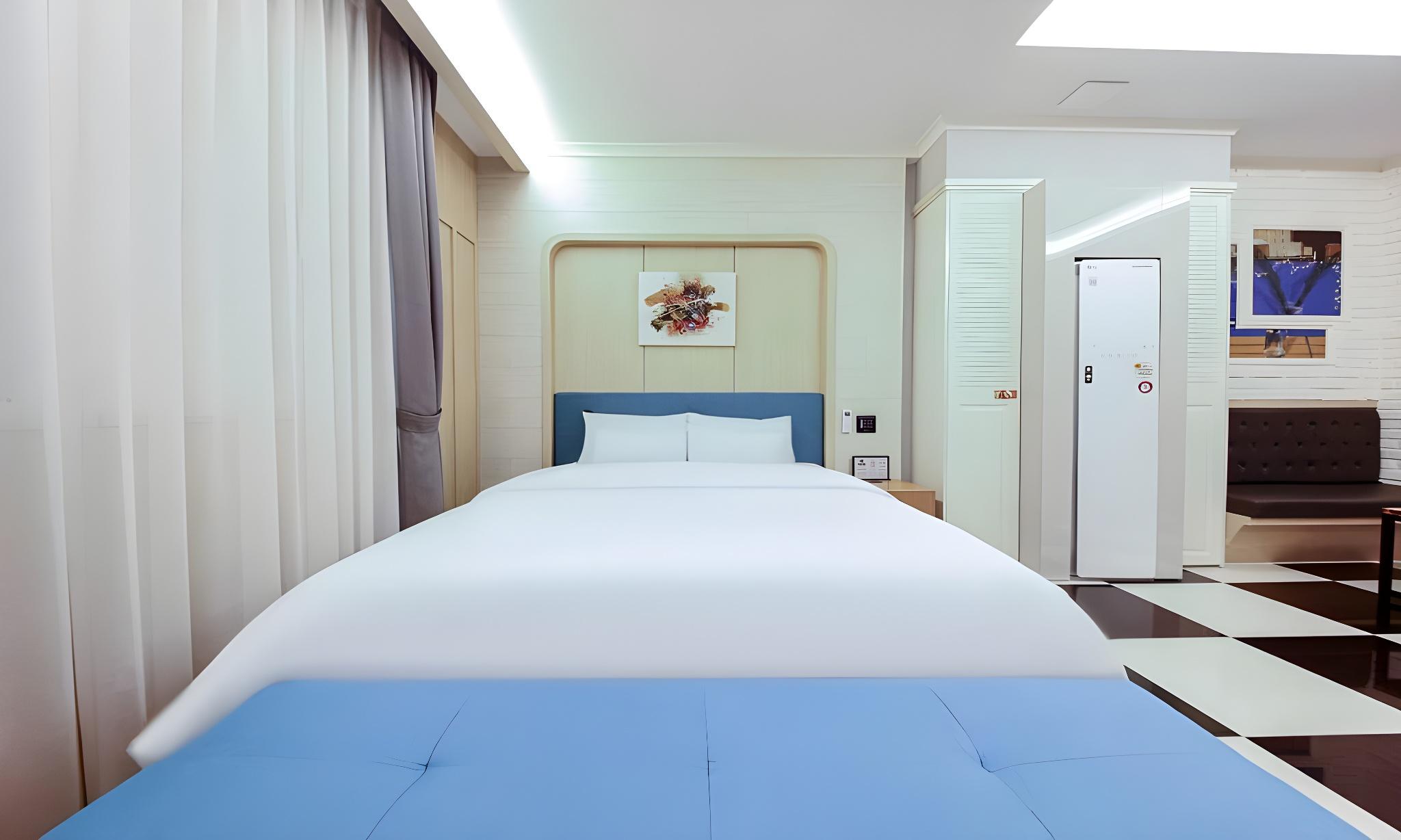 Studio, Double Bed
