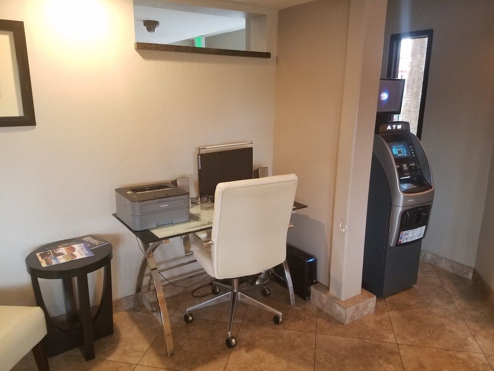 Infinity Inn & Suites 25/30