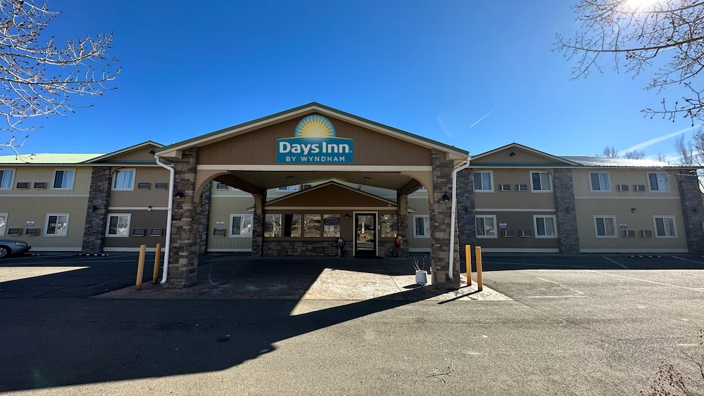 Days Inn & Suites by Wyndham Gunnison 36/46
