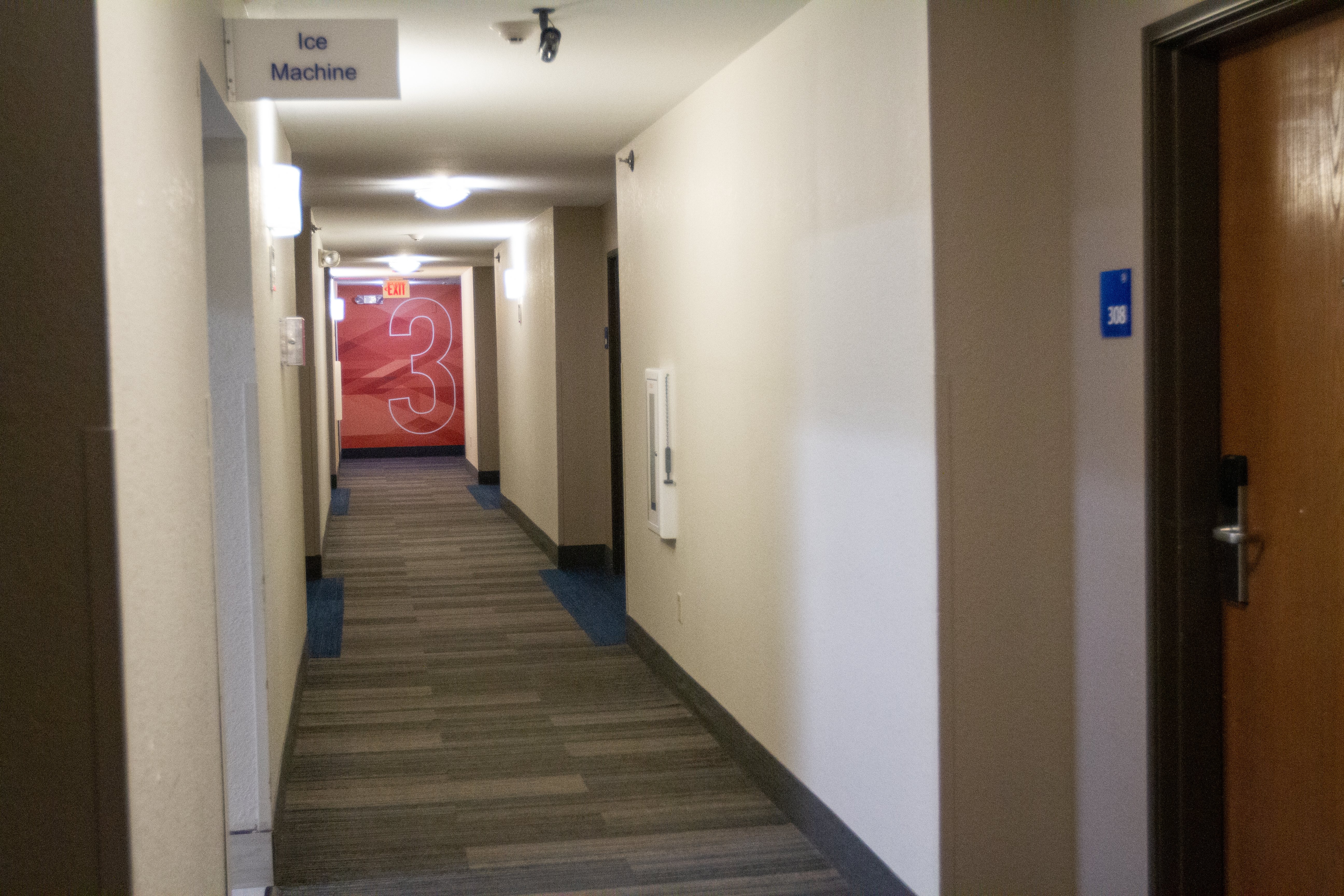 Holiday Inn Express O Neill 20/40