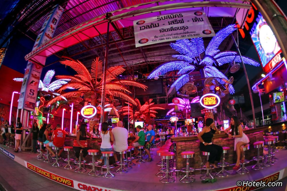 myPatong Social Hostel 30/50
