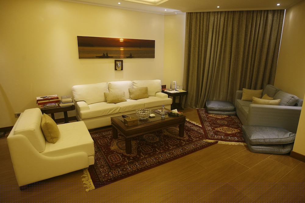 GOLDEN TULIP JIYEH MARINA RESORT 32/50