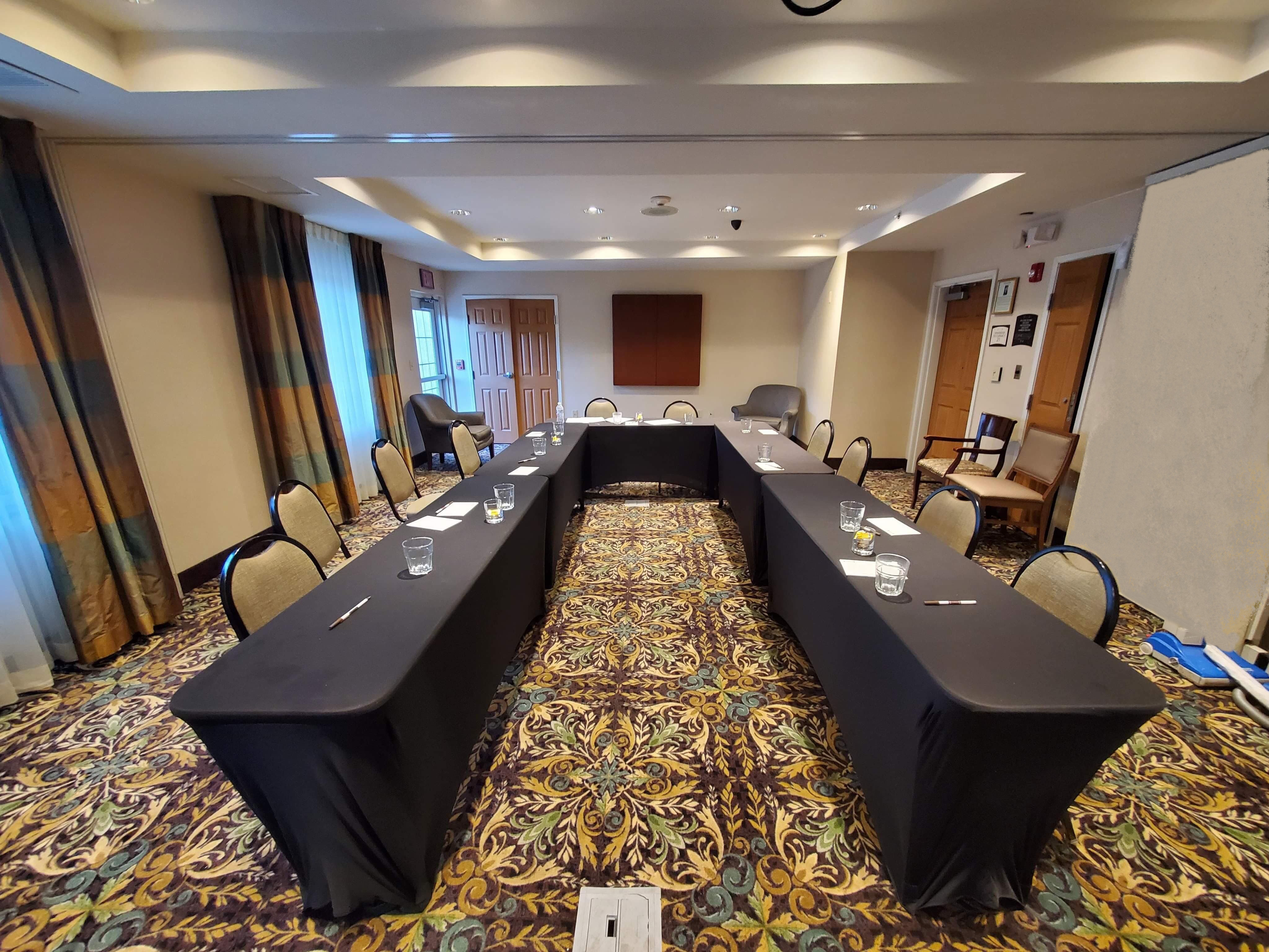 Staybridge Suites Philadelphia Valley Forge 422 22/24