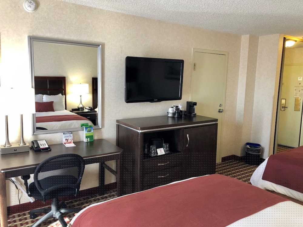 Best Western Plus Grosvenor Airport Hotel 46/48