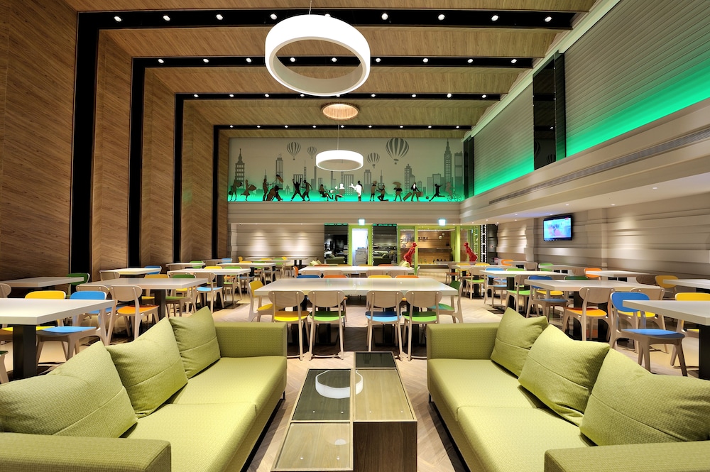 GREEN WORLD HOTEL ZHONGHUA 70/80