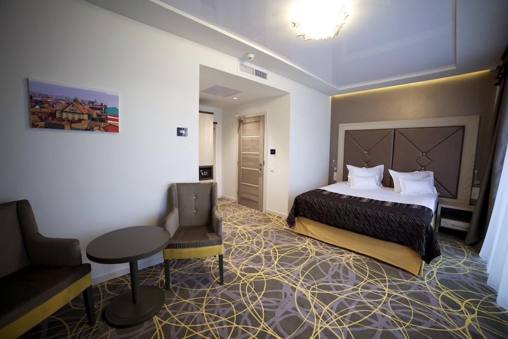 Exclusive Hotel More 5/28