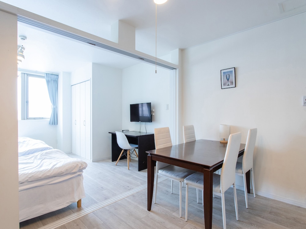 Reality Hakata 2 Hotel 40/50