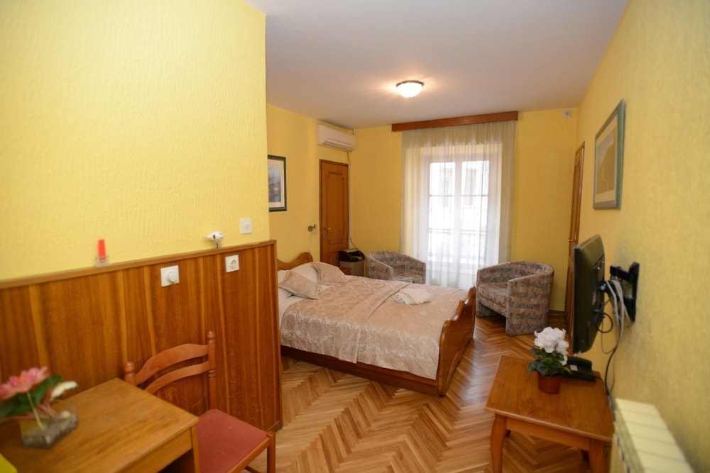 Hotel Marija 34/60
