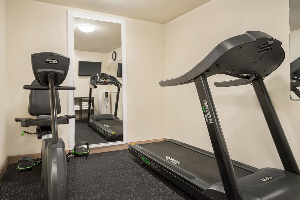 Belmont Inn Suites 19/50