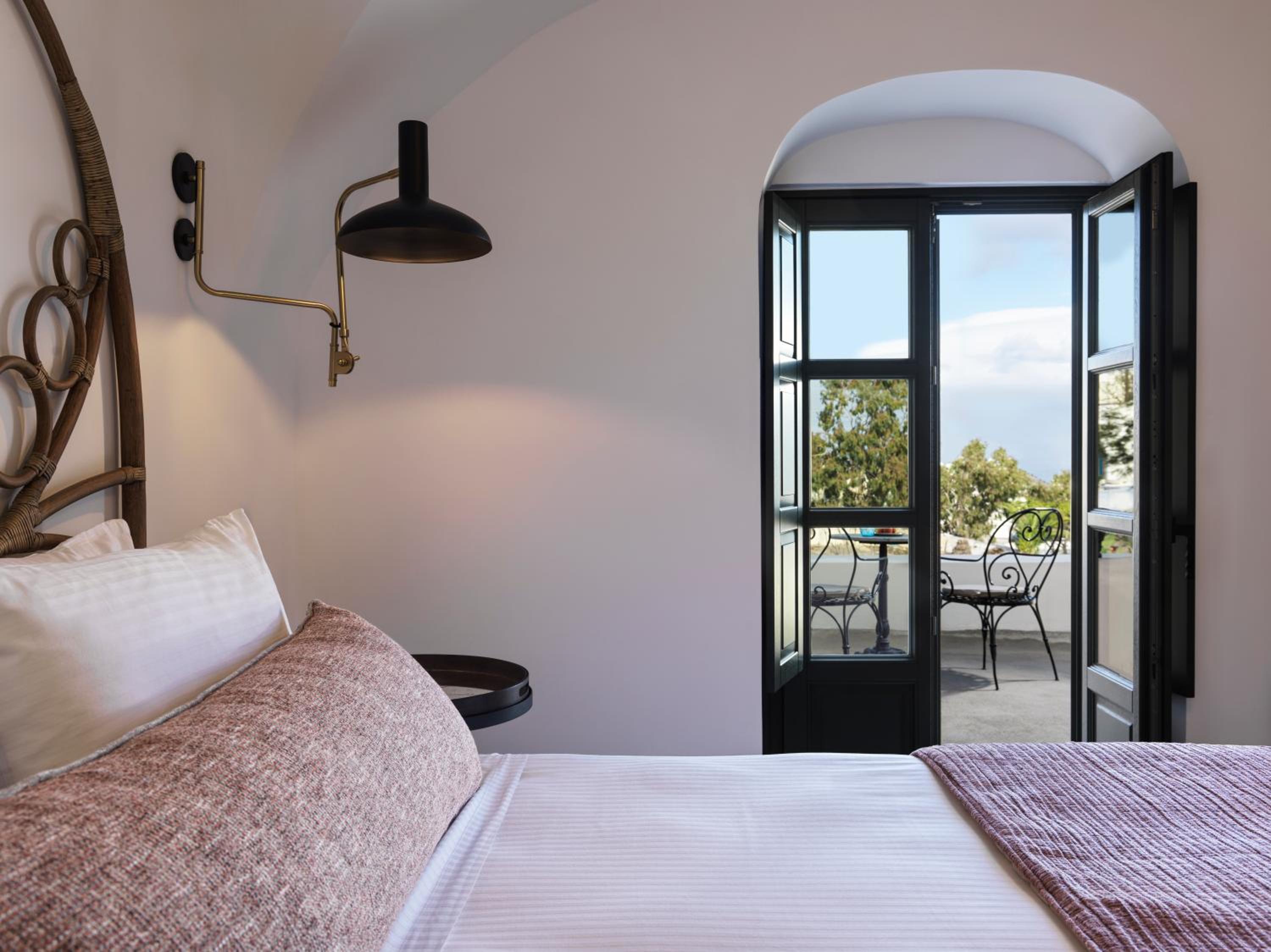 2 Bedrooms, Estate, Suite, Mansion