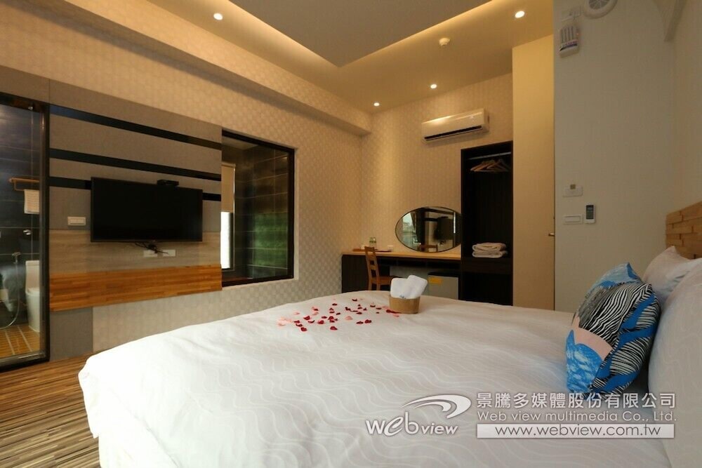 Ruo Shui Hotspring Hotel 23/62