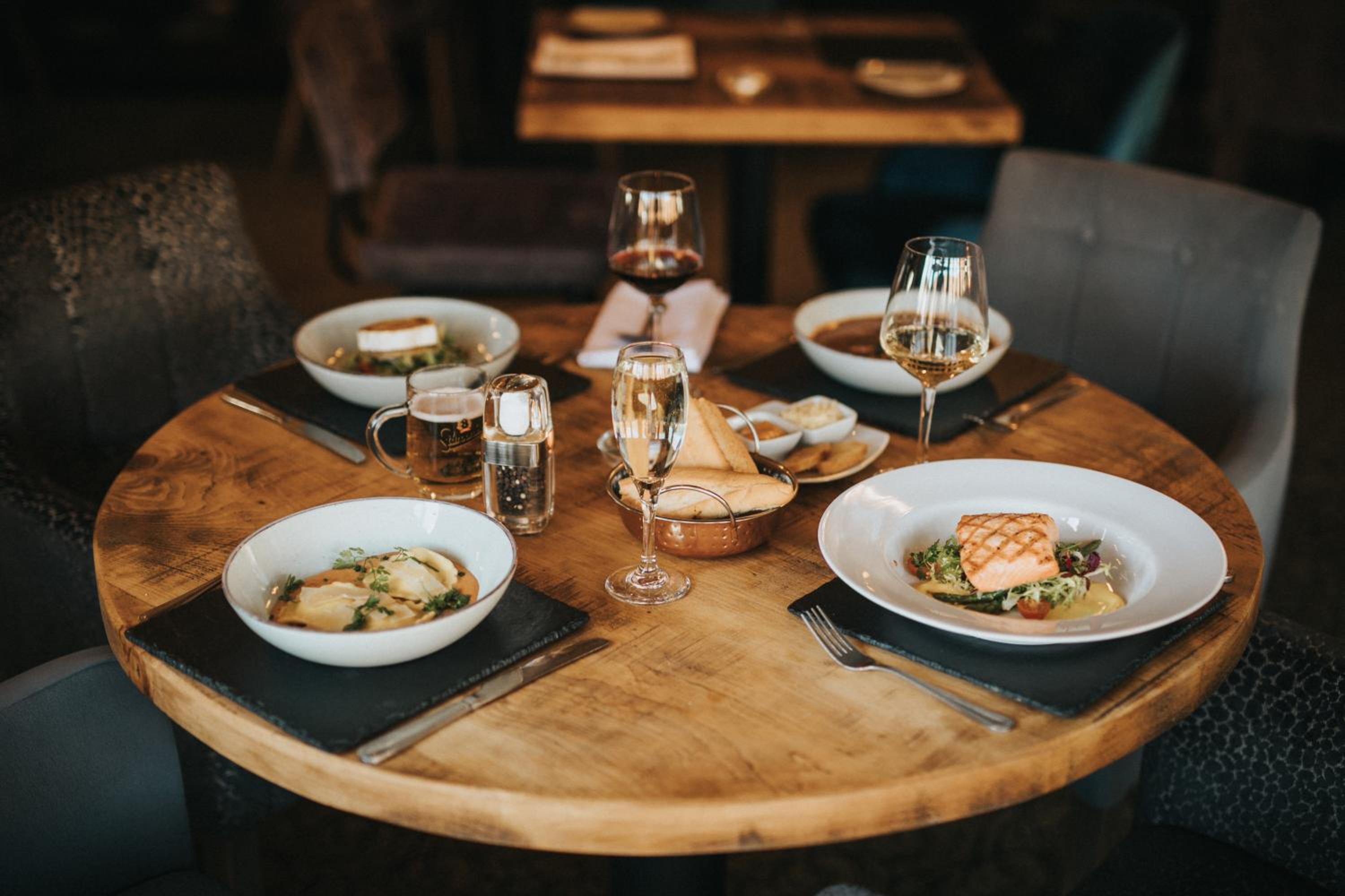 Hall Farm Hotel And Restaurant 42/58