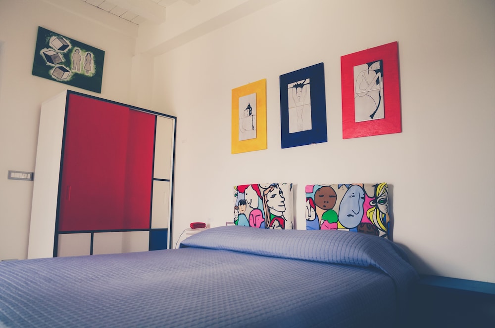 BASIC, DOUBLE OR TWIN BED