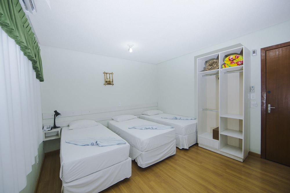 ROOM, TRIPLE