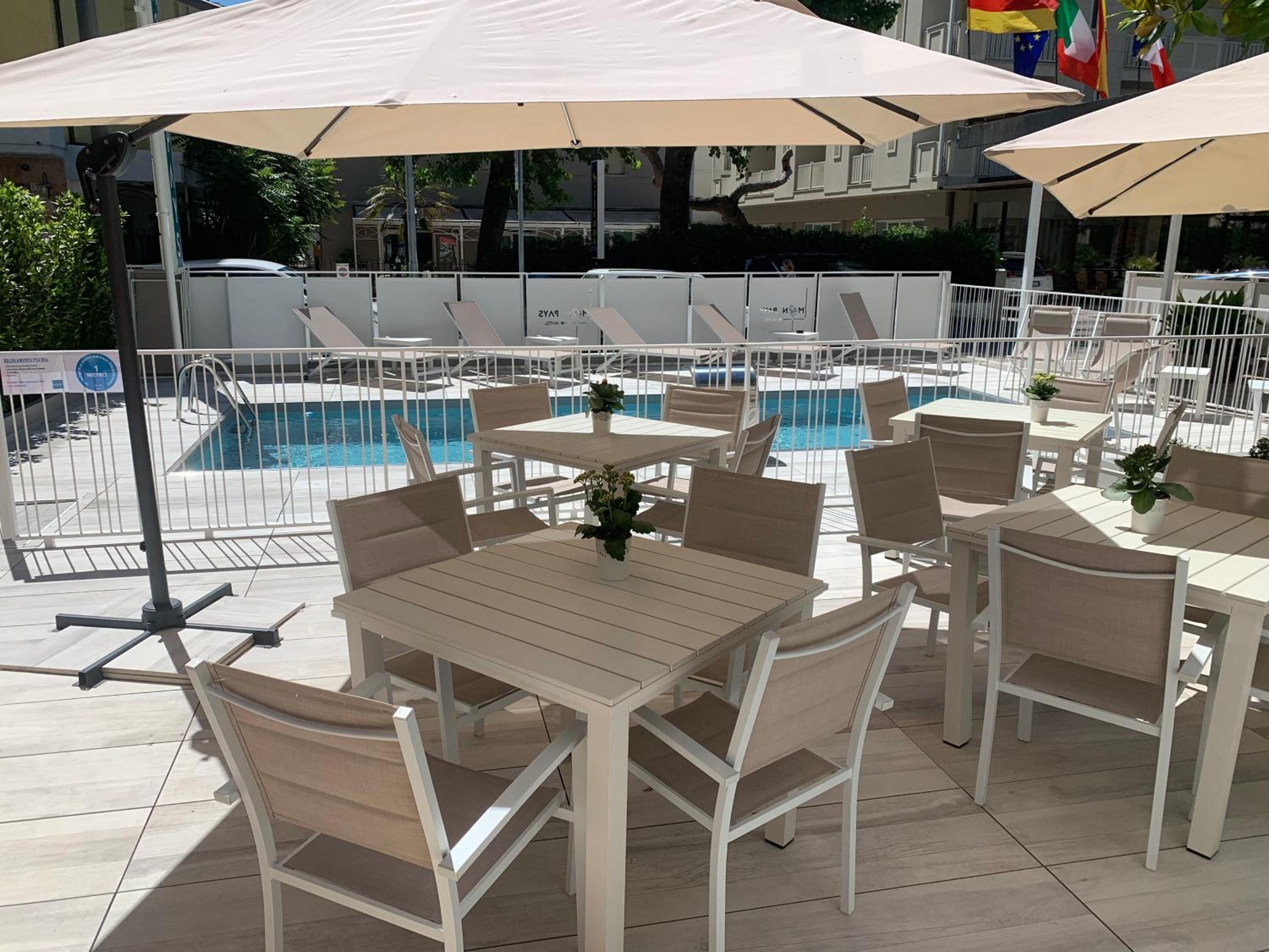 Hotel Mon Pays 34/50