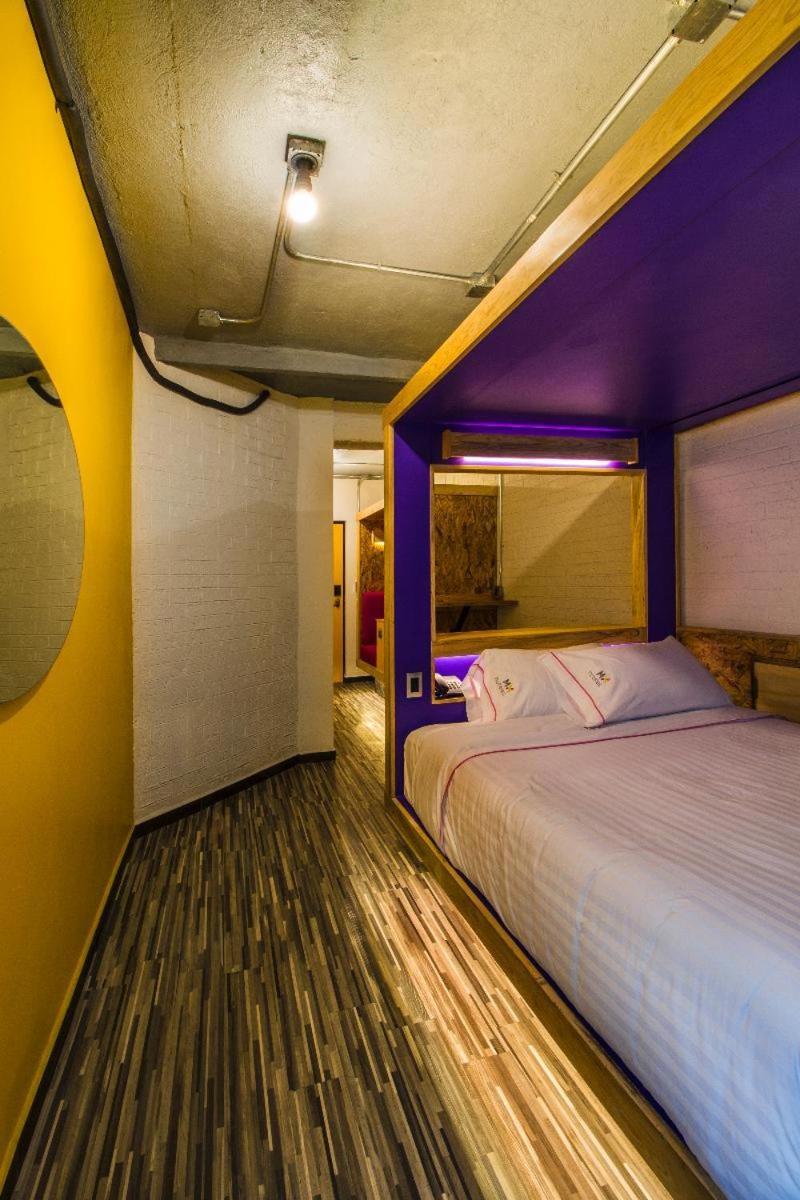 STANDARD, 2 QUEEN BEDS