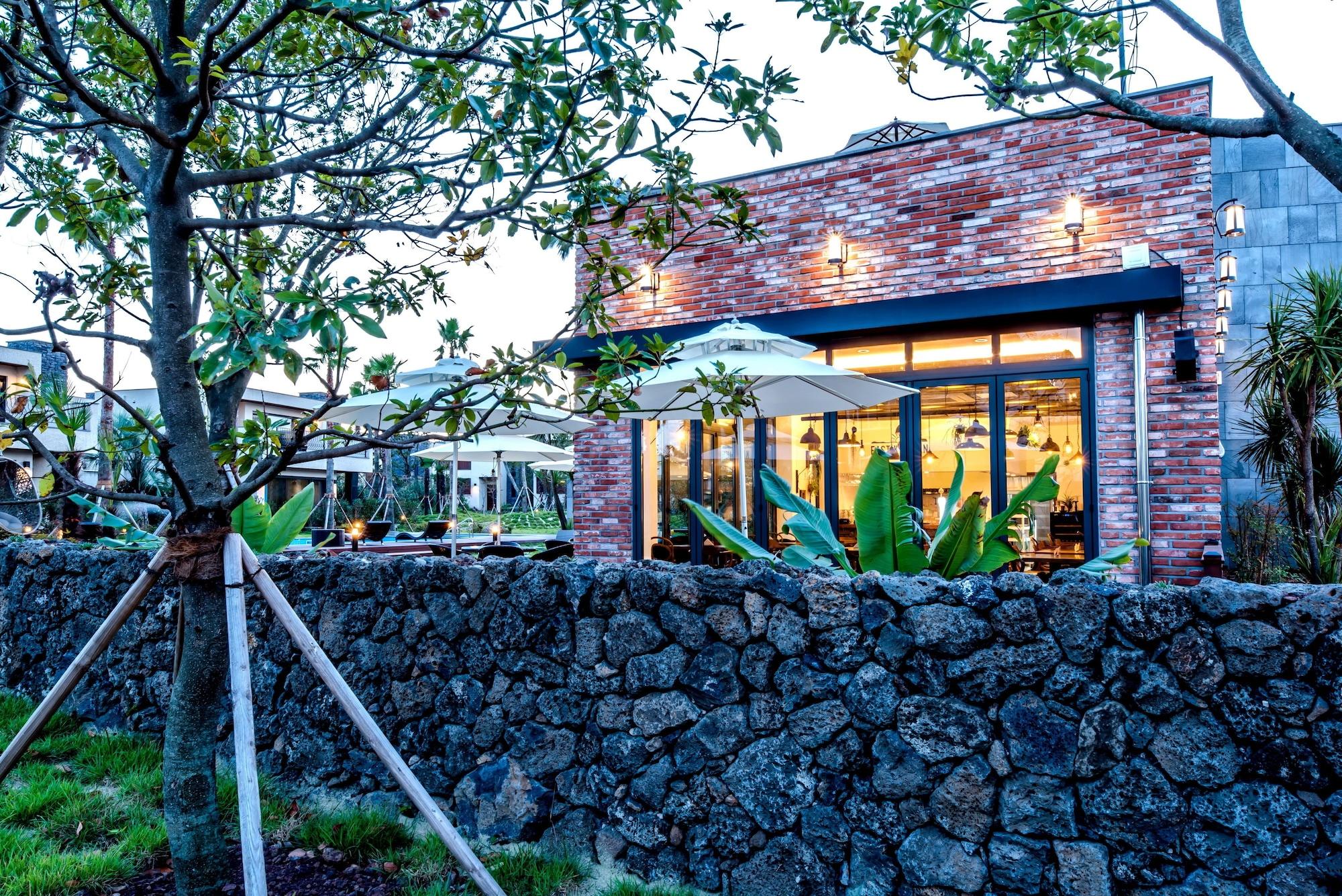 Arts Spa and Pool Villa 41/56