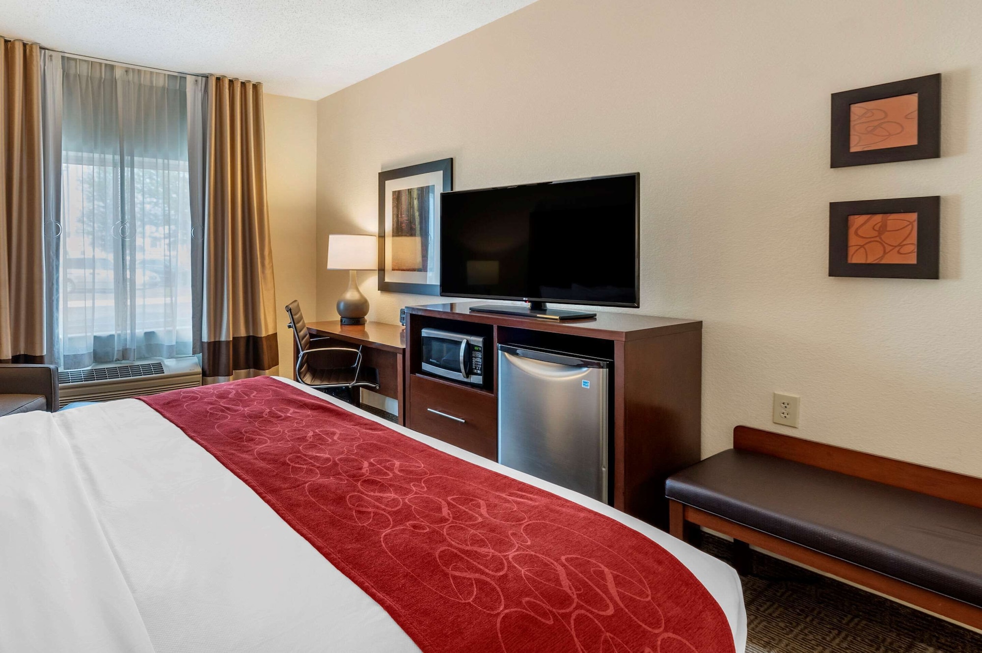 ROOM, KING BED, ACCESSIBLE