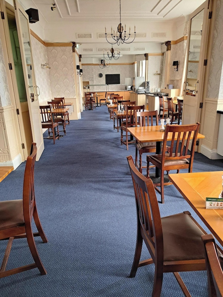 Scarisbrick Hotel Southport 56/63