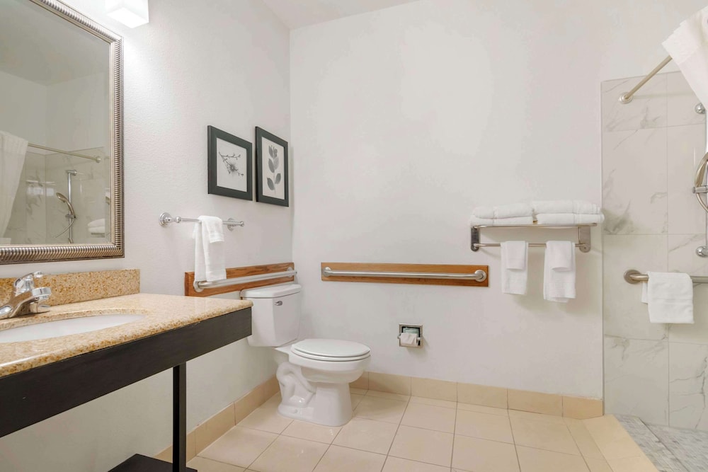 Country Inn & Suites by Radisson, Columbia, MO 39/40