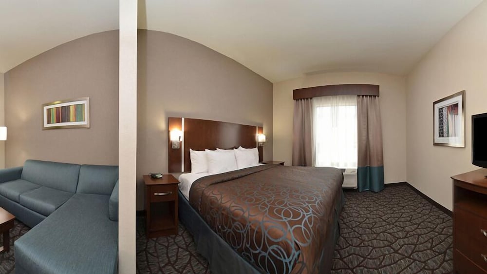 Holiday Inn Express and Suites - Junction City, Kansas 9/35