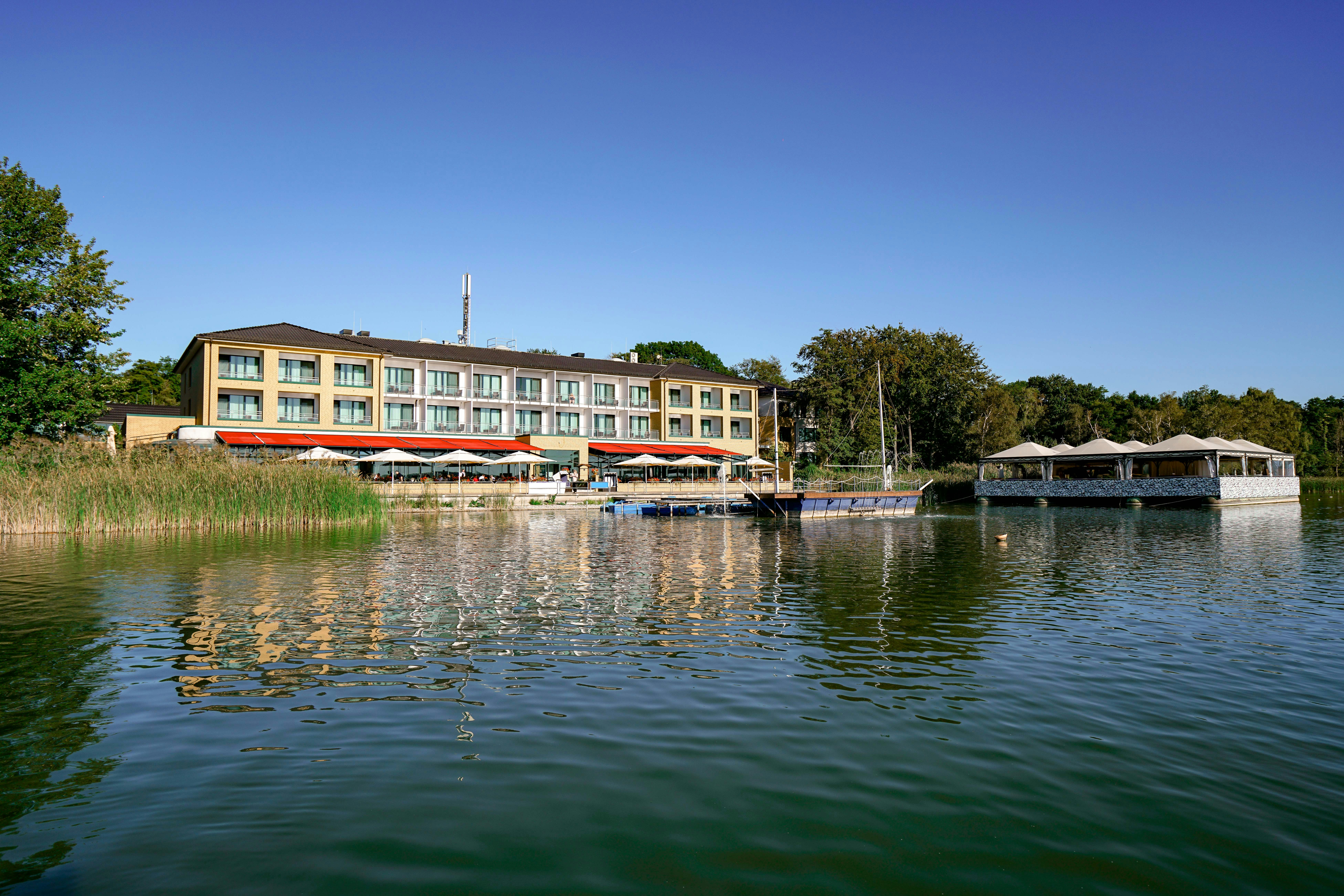 TOP CountryLine Seehotel Berlin-Rangsdorf 48/52