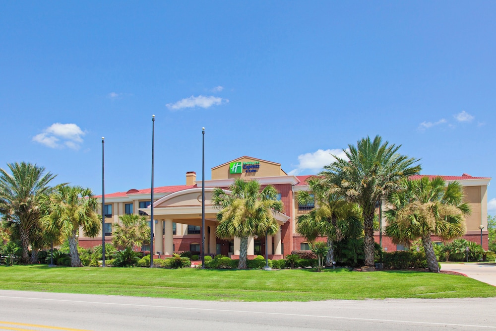 Holiday Inn Express Hotel & Suites Wharton 48/50