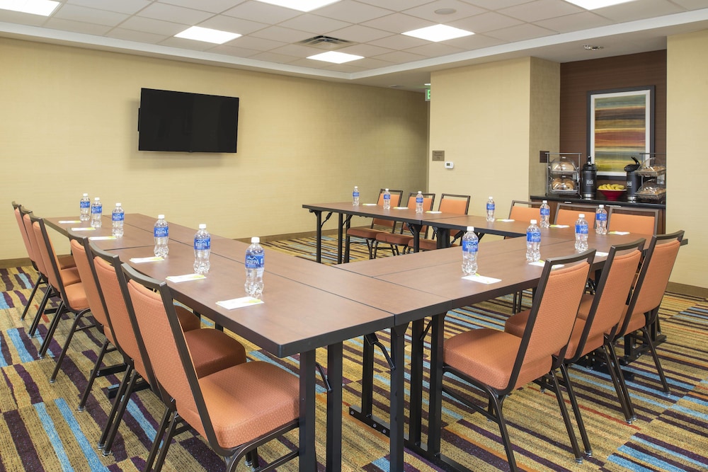 Fairfield Inn Suites Fredericksburg 40/41