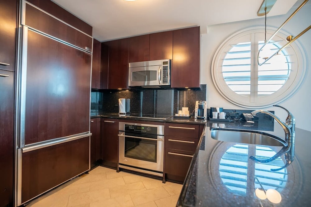 Fontainebleau Miami Beach Private Luxury Suites 22/50