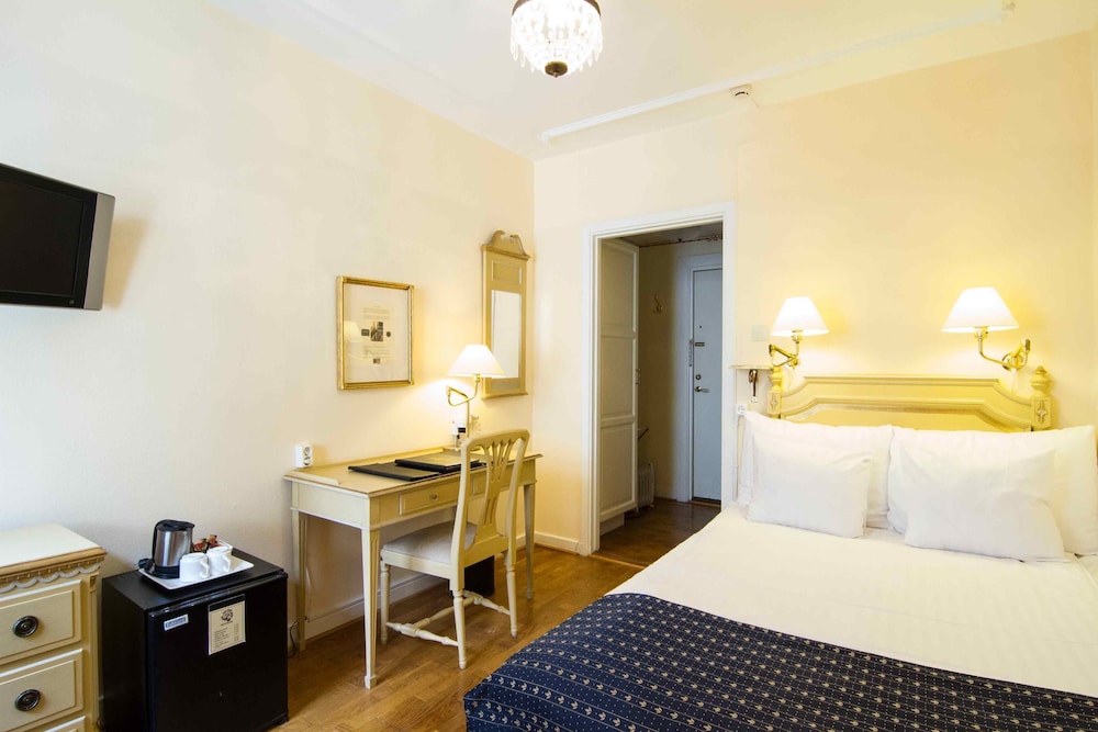 Mayfair Hotel Tunneln 9/43
