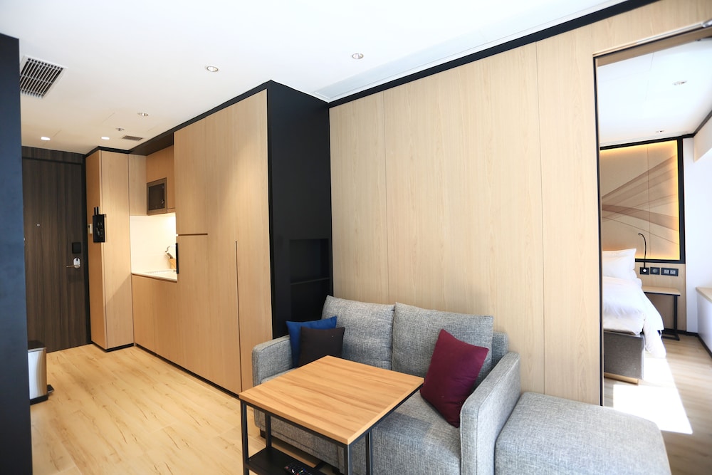 CM+ Hotels and Serviced Apartments 25/44