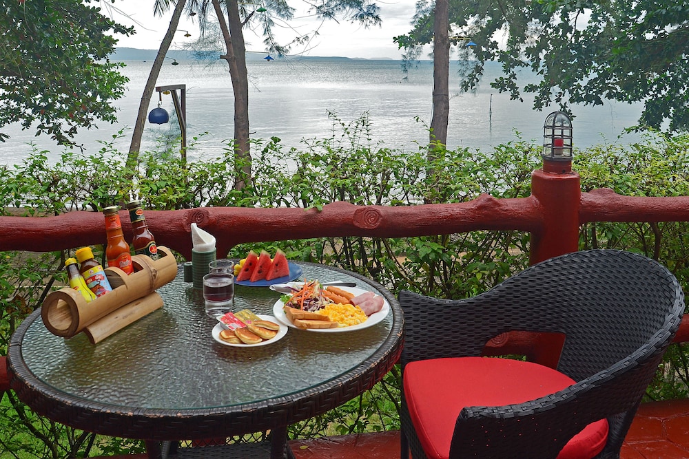 Koh Mak Buri Hut Natural Resort 57/74