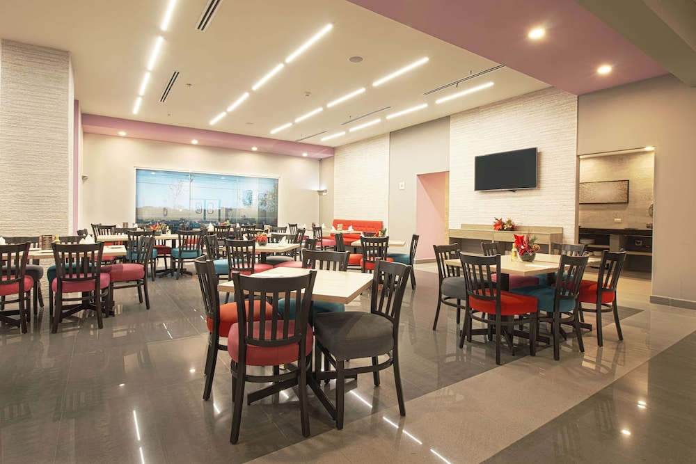 CHN Hotel Monterrey Aeropuerto, Trademark by Wyndham 43/50