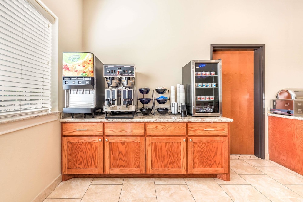 Ramada By Wyndham College Station 9/55